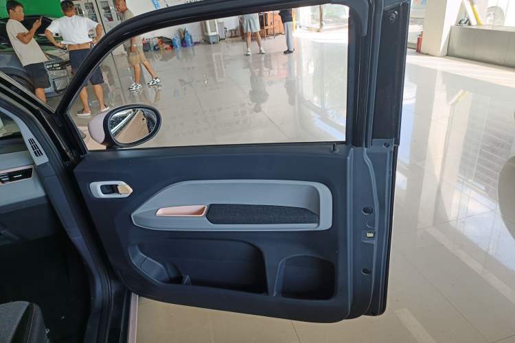 Used Chery New Energy QQ Ice Cream 2022 170km Sundae Phosphate Lithium-Ion