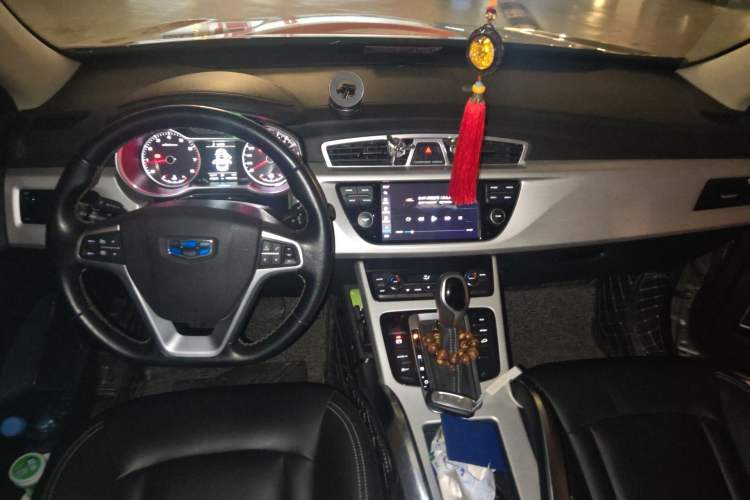 Used Geely Auto Emgrand X7 Sport 2018 1.8TD Automatic Two-Wheel Drive ZhiZun Model with 4G Connectivity