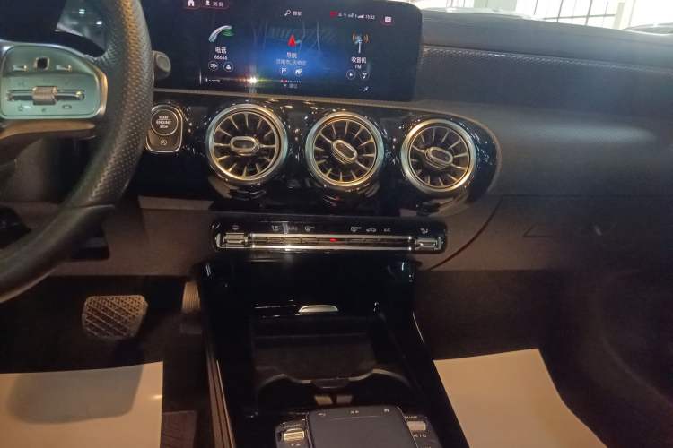 Used Mercedes-Benz A-Class 2020 Restyled A 200 L Sport Sedan Fashion Version
