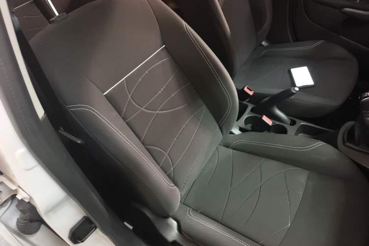 Used Ford Fiesta 2013 Hatchback 1.5L Manual Fashion Edition
