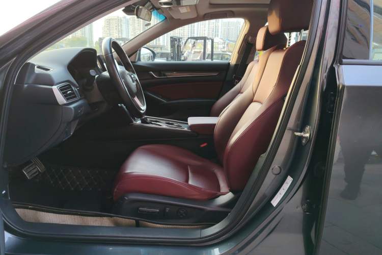 Used Honda Accord 2022 260TURBO Phantom Night · Prestige Edition Left Front Seat