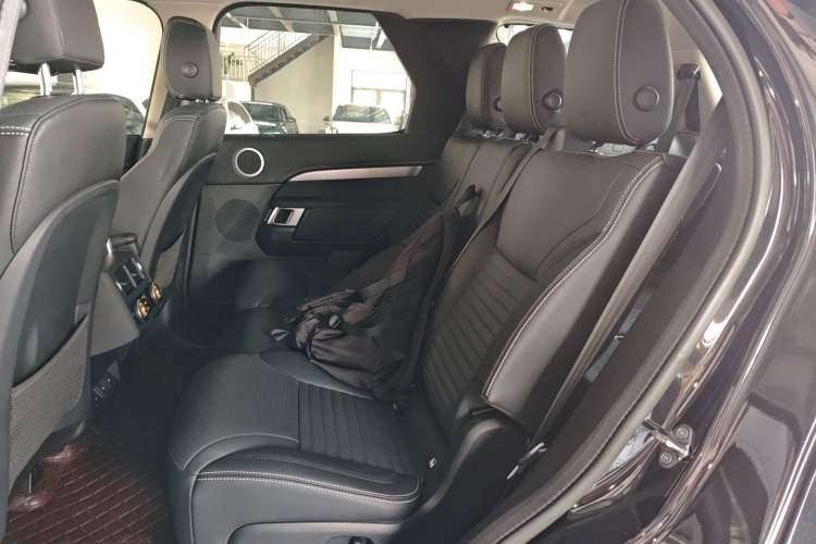 Used Land Rover Discovery 2023 360 PS R-Dynamic S Left Rear Seat