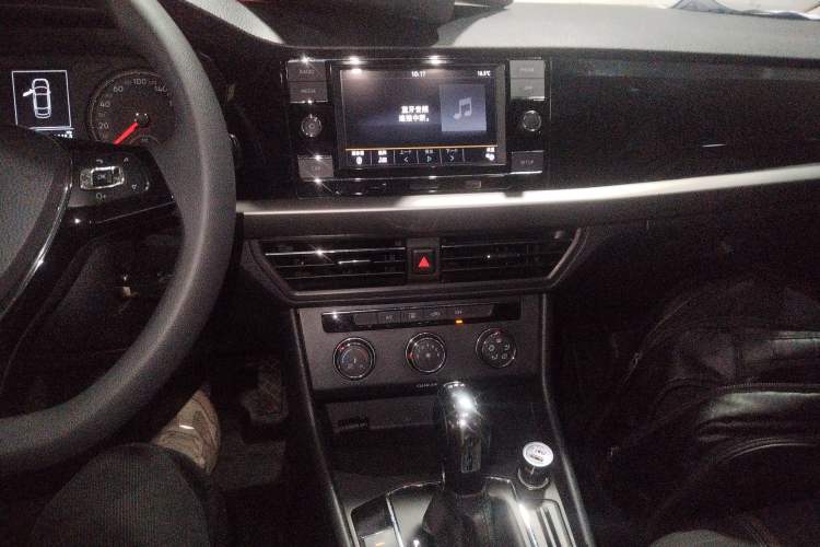 Used Volkswagen Lavida 2018 280TSI DSG Comfort Edition China V Standard Audio And AC Panel