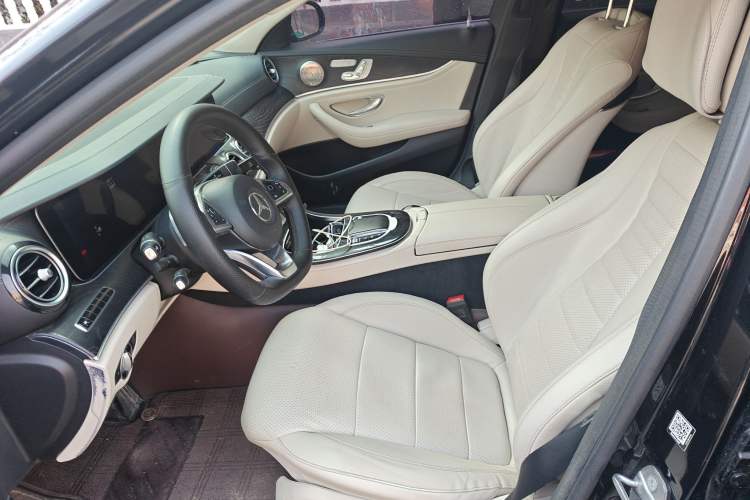 Used Mercedes-Benz E-Class 2016 E 300 L Sporty and Stylish Model