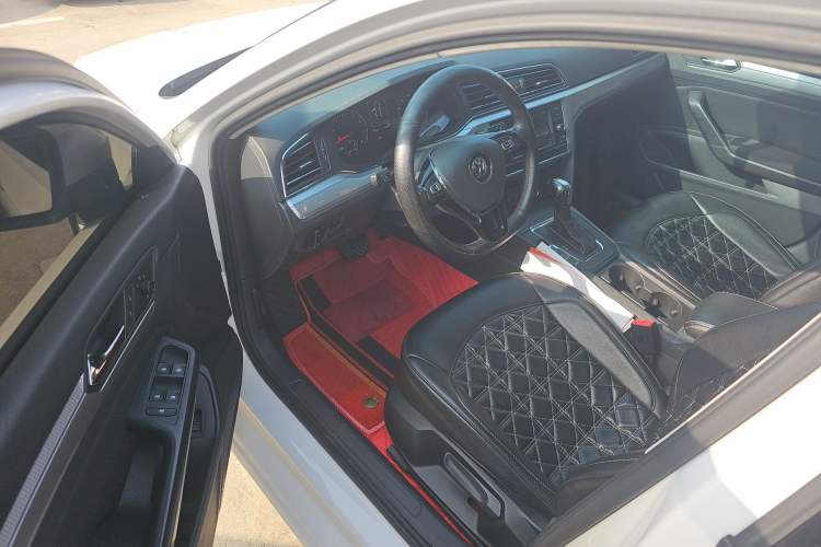 Used Volkswagen Lamando 2019 230TSI DSG Fashion Edition China V Standard