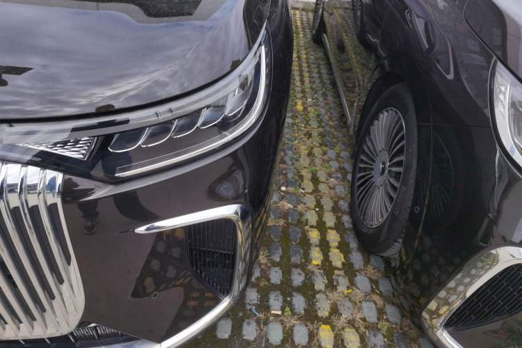 Used VOYAH Dream 2025 PHEV Four-Wheel-Drive Flagship Kunpeng Edition
