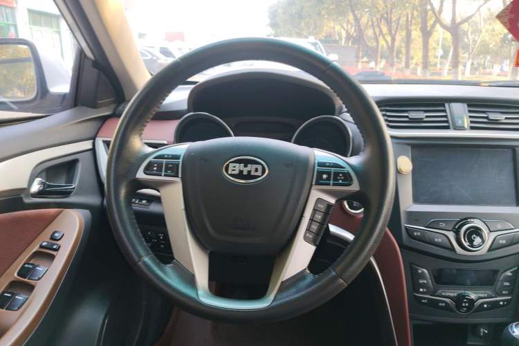 Used BYD G5 2014 1.5TI Manual Luxury Edition