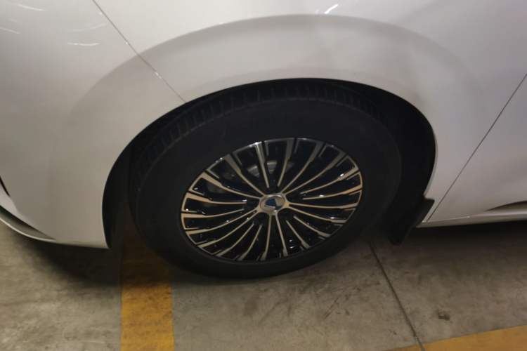 Used Denza D9 2024 DM-i 1050 Luxury Model