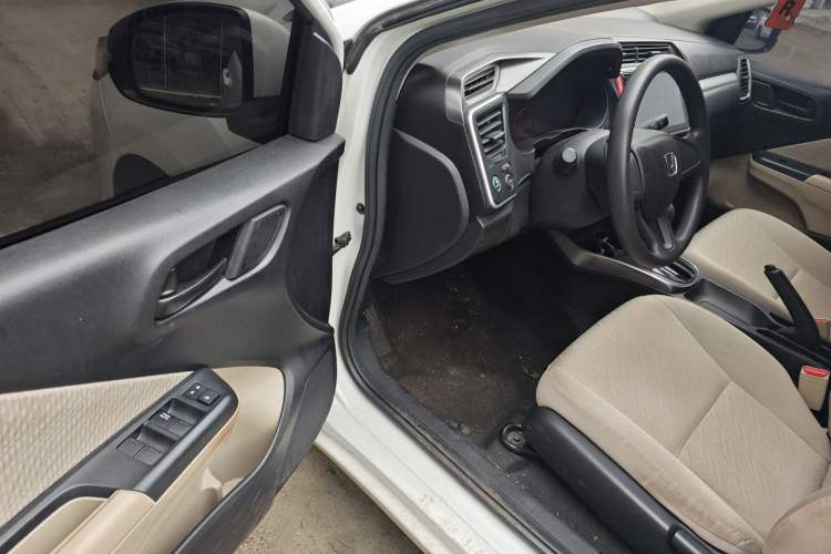 Used Honda Greiz 2016 1.5L CVT Classic Edition Driver Seat