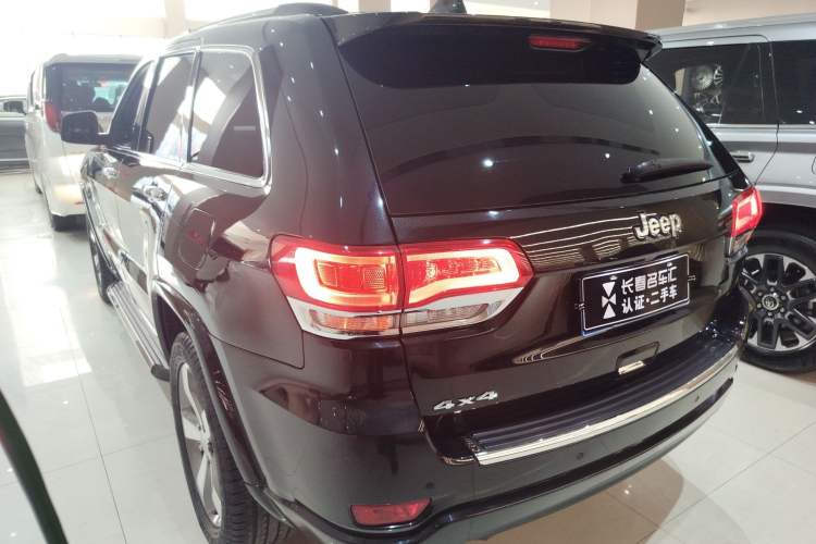 Used Jeep Grand Cherokee 2015 3.6L Luxury Navigation Edition
