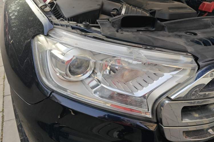 Used Ford Everest 2016 2.0T Gasoline Automatic 4x4 Luxury Edition
