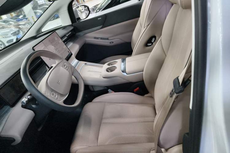 Used XPeng X9 2025 740 Ultra-Long Range Max Left Front Seat