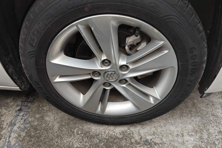 Used Buick Regal 2019 20T Elite Version China VI Standard Right Front Wheel Hub