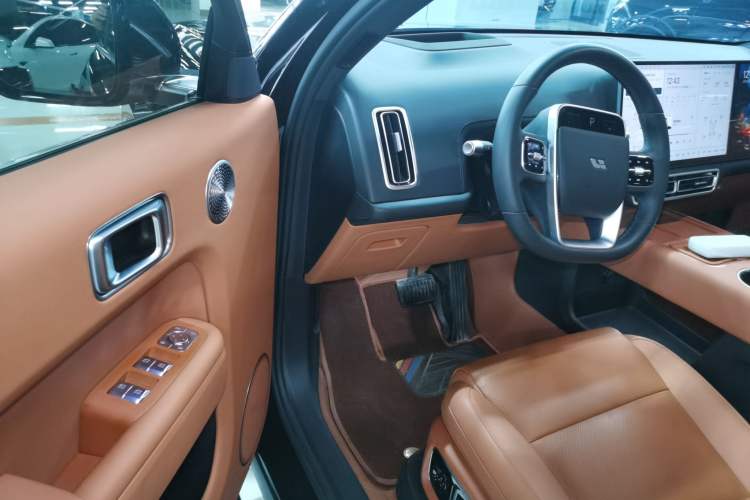 Used Li Auto L8 2025 Ultra Smart Refreshed Edition