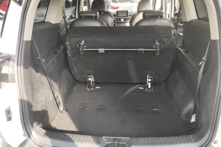 Used Wuling Hongguang S3 2018 1.5L Manual Comfort Model China V Standard Trunk