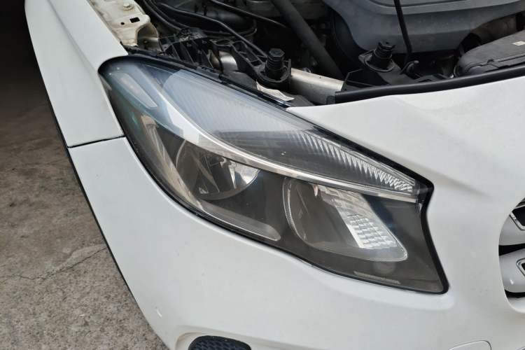 Used Mercedes-Benz GLA 2017 GLA 200 Sport Edition Right Front Headlight