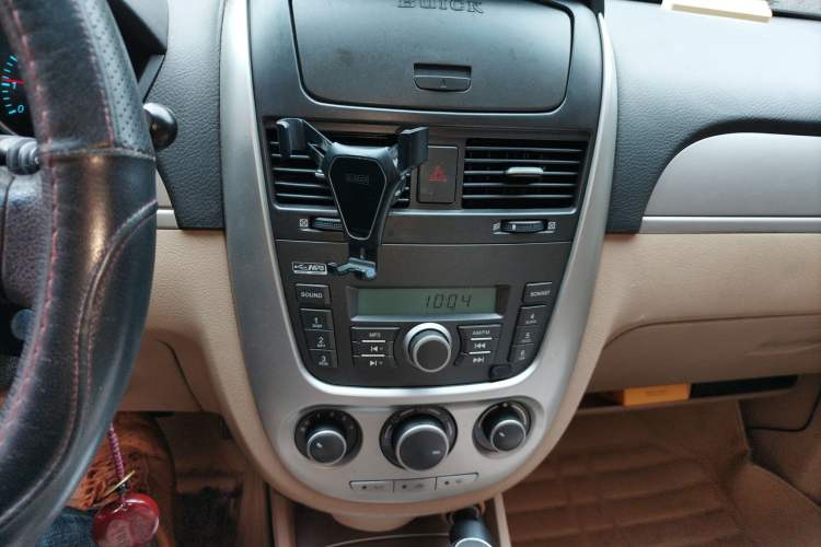 Used Buick Excelle 2013 1.5L Automatic Classic Model
