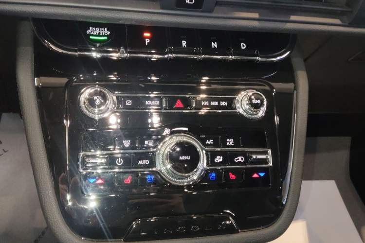 Used Lincoln Corsair 2022 2.0T Two-Wheel Drive Deluxe Edition Gear Lever