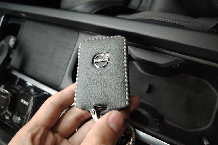 Used Volvo XC60 New Energy 2021 T8 E-Drive Hybrid Smart & Dynamic Edition
