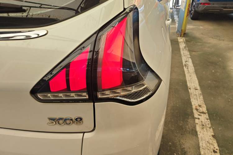 Used Peugeot 3008 2018 2.0L Automatic Classic Edition