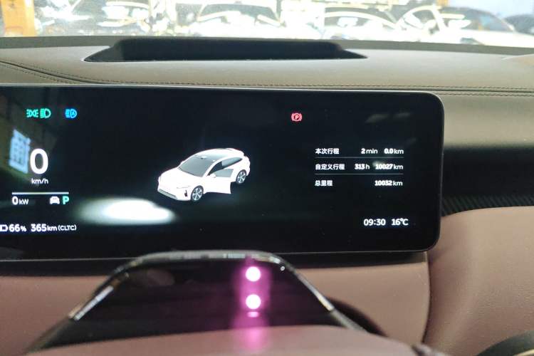 Used Nio ET5T 2025 75 kWh Touring Instrument Cluster