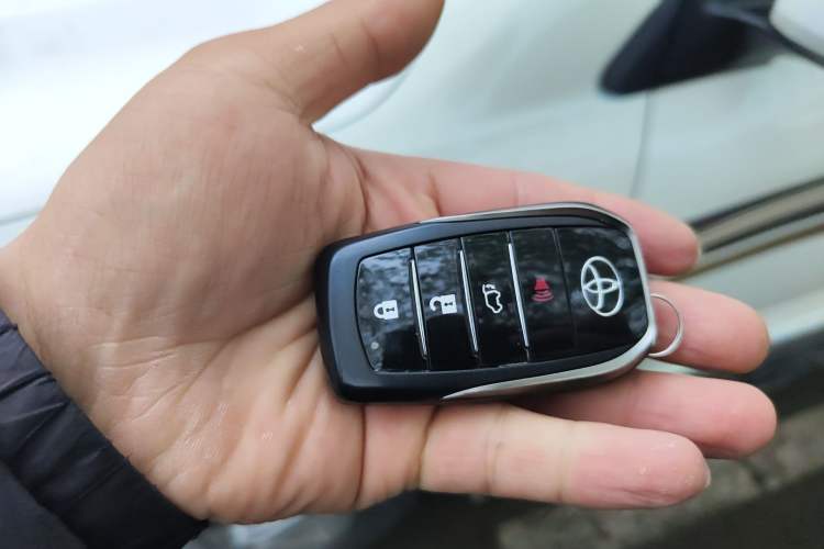 Used Toyota Land Cruiser 2013 4.0L GX-R Middle East Edition