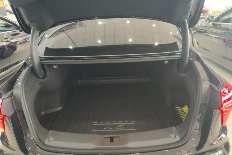 Used Hongqi H5 2024 2.0T Automatic Smart Connect Flagship Edition