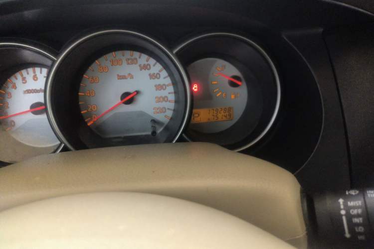 Used Nissan Livina 2010 Jingyue Edition 1.6L Automatic All-in-One Model