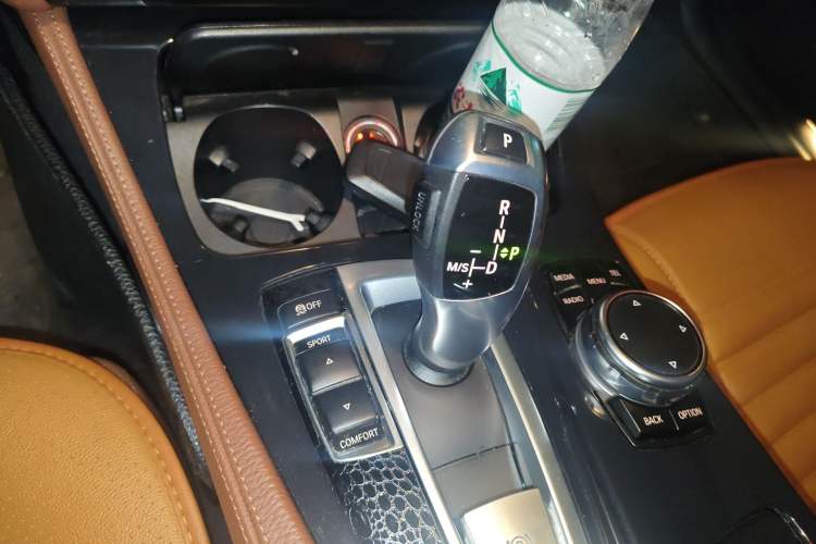 Used BMW 5 Series 2014 520Li Elegant Model
