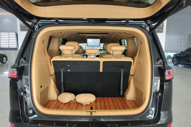 Used VOYAH Dream 2024 PHEV Ultra-Long Range Flagship Edition
