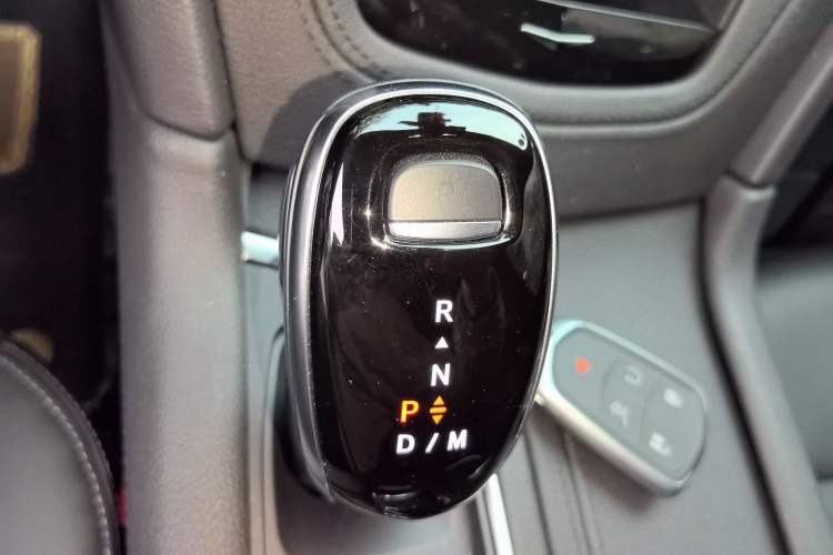 Used Cadillac XT6 2020 28T Six-Seater Luxury Sporty Enjoy-the-Comfort Safety Edition