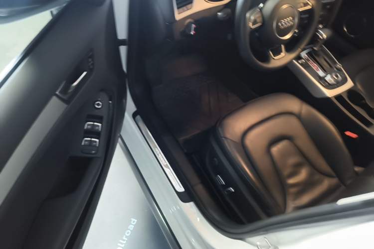 Używany Audi A4 2014 40 TFSI allroad quattro plus version