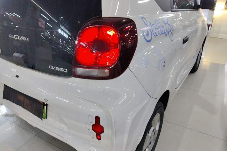 Used Roewe Clever 2021 302 km New Four-Seater Super-Efficient Version