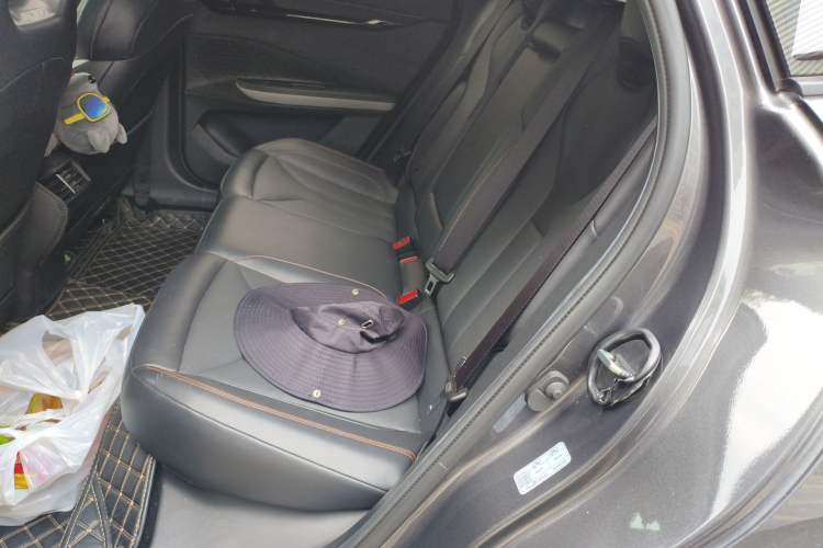 Used CHANGAN UNI-V 2023 1.5T Prestige Model
