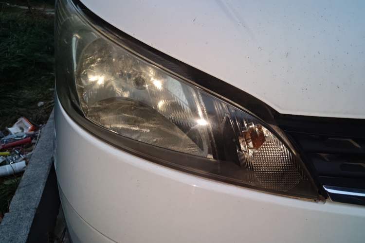 Used Nissan NV200 2011 1.6L 232 Seats Zunya Trim Right Front Headlight