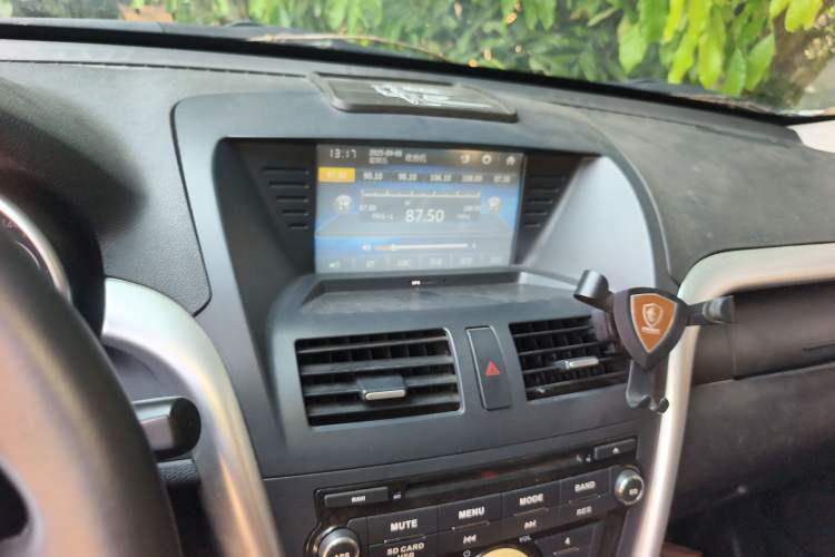 Used Bestune X80 2013 2.0L manual luxury version
