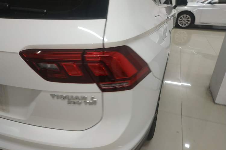 Used Volkswagen Tiguan L 2019 330TSI Automatic Two-Wheel Drive Smart Luxury Version China V Emission Standard