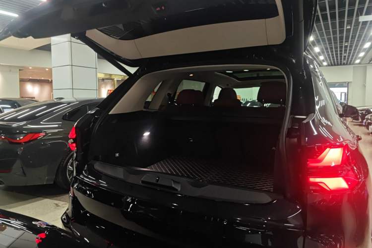 Used BMW X5 2023 xDrive 30Li M Sport Package
