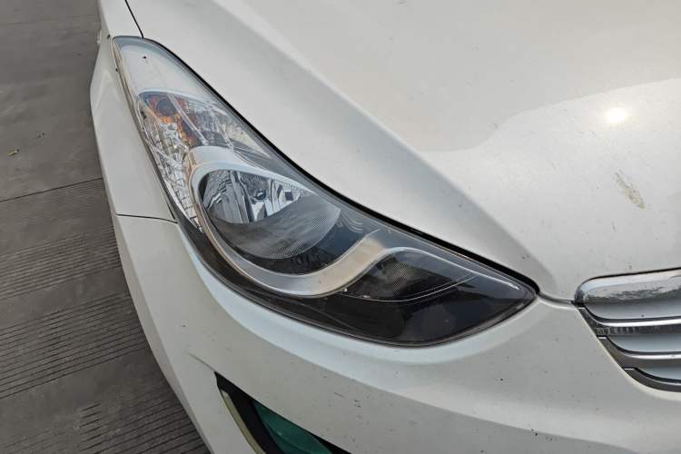 Used Hyundai Elantra (5th Generation / Langdong) 2012 1.6L Manual Fashion Edition Right Front Headlight