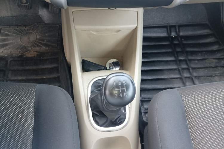 Used Venucia R50 2013 1.6L Manual Fashion Edition