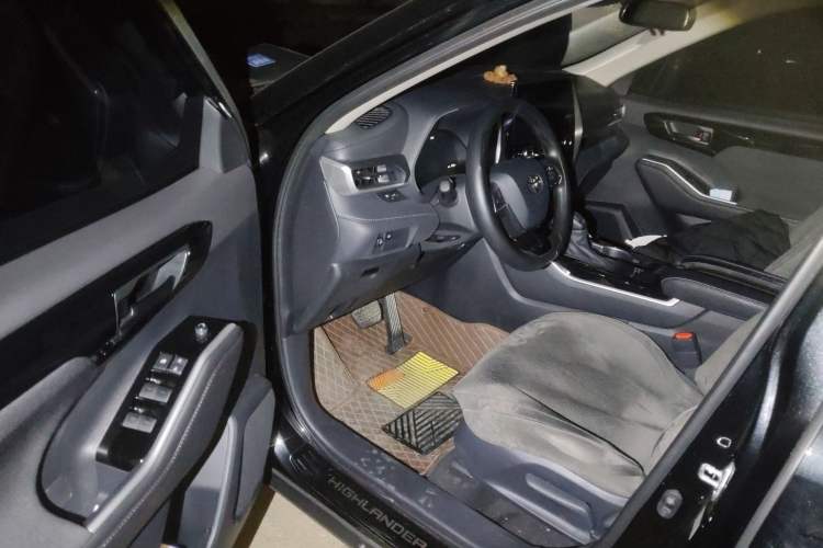 Used Toyota Highlander 2024 2.5L Smart e-Power Dual-Motor All-Wheel-Drive Elite Version – 7 Seats