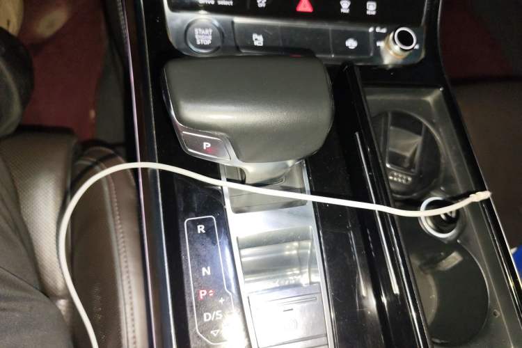 Used Audi A8 2018 A8L 55 TFSI quattro Luxury Edition Gear Lever