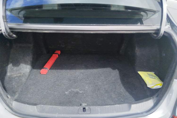 Used Chevrolet Monza 2020 Light Hybrid Redline 320T Dual-Clutch Thrilling Edition