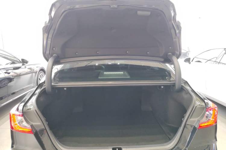 Used Toyota Camry 2024 Dual-Motor 2.0 HGVP Luxury Edition Trunk