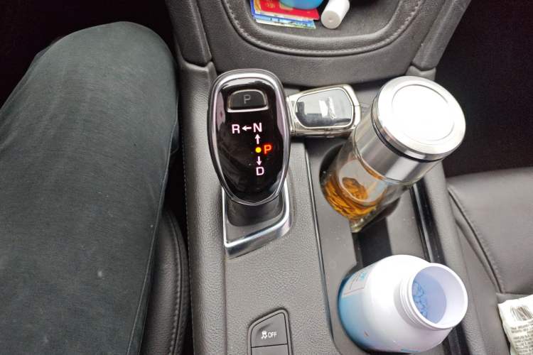 Used Cadillac XT5 2018 28E Four-Wheel Drive Tech Version Gear Lever