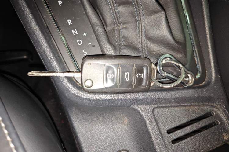 Used Volkswagen Lavida 2015 1.6L Automatic Comfort Edition Vehicle Key