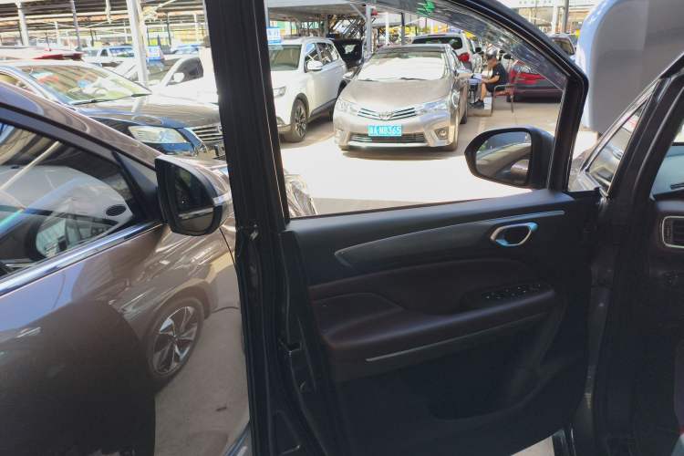 Used GAC Trumpchi M6 2021 PRO 270T DCT Luxury Edition
