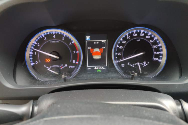 Used Toyota Highlander 2018 2.0T Two-Wheel Drive Luxury Edition 7 Seats China VI Standard