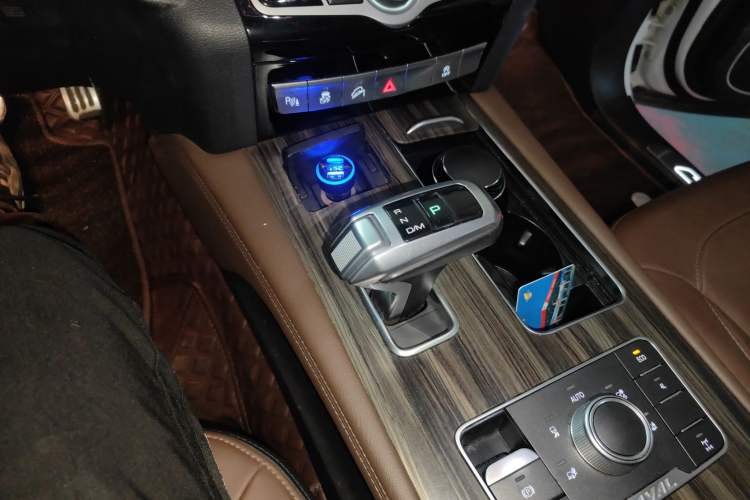 Used Haval H9 2017 2.0T Gasoline 4x4 Luxury 7-Seater
