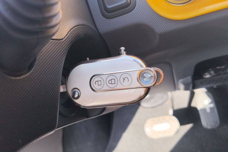 Used Wuling Hongguang MINIEV 2022 Macaron Premium Model – Lithium Iron Phosphate Interior 1